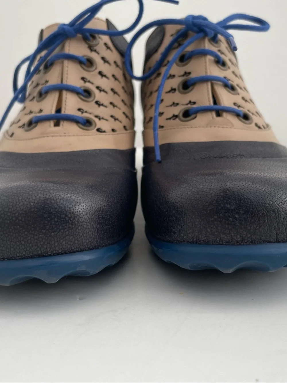 John Fluevog Hopes Promise Blue Cream Size 8 Coquette - Picture 11 of 15